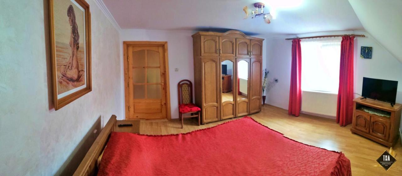 Casa Lacry Otel Mînăstirea Humorului Dış mekan fotoğraf